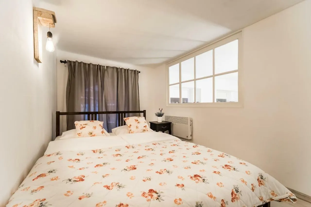 Bpr Vintage Garden Apartment With Terrace & Sauna 布达佩斯 0*,  匈牙利
