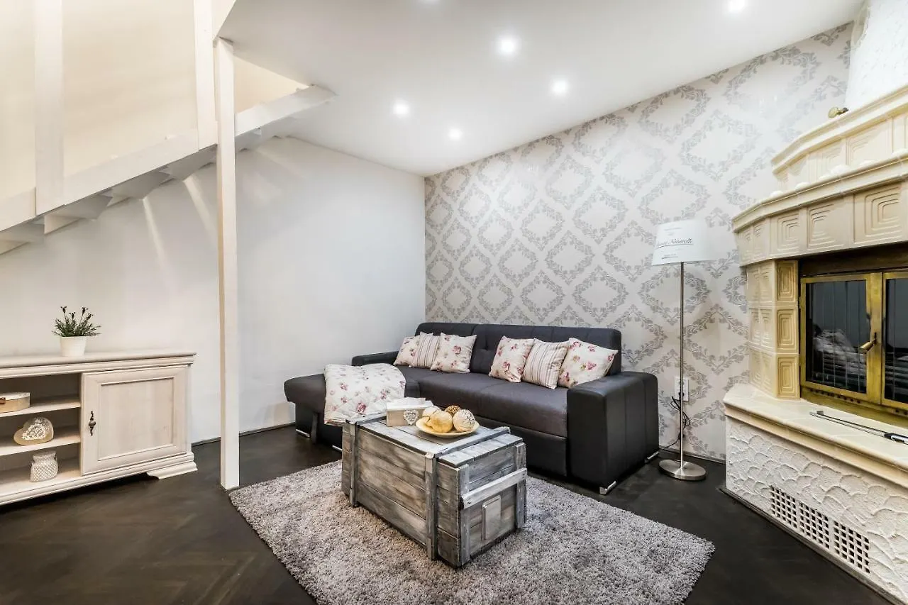 Bpr Vintage Garden Apartment With Terrace & Sauna 布达佩斯