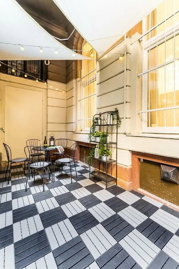 Bpr Vintage Garden Apartment With Terrace & Sauna Budapest Hungary